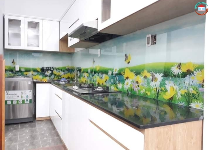 Lưu ý khi sử dụng kính ốp bếp tại Đà Nẵng