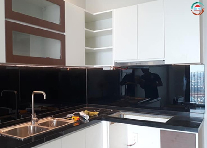 Các màu kính sơn bếp được ưa chuộng tại Đà Nẵng