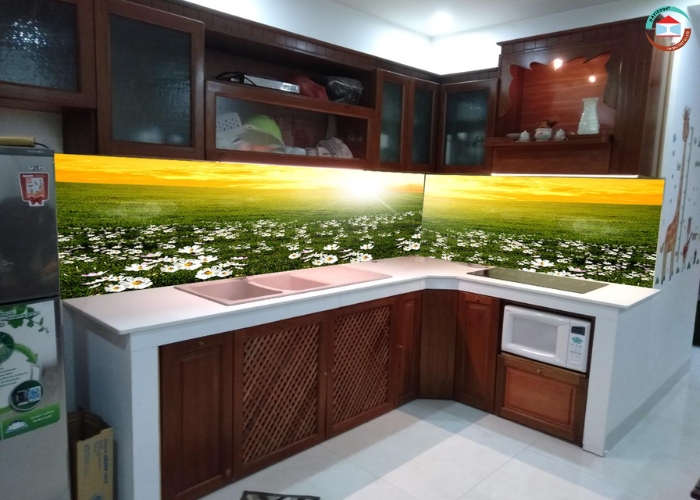 Các loại kính ốp bếp Đà Nẵng phổ biến hiện nay