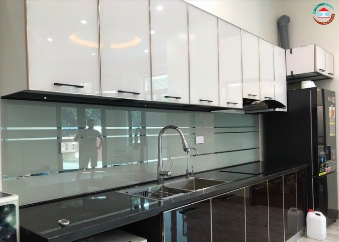 Các loại kính ốp bếp Đà Nẵng phổ biến hiện nay