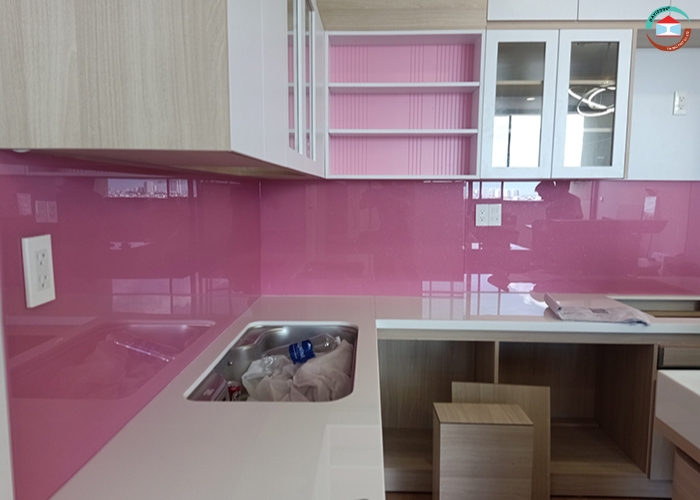 Các loại kính ốp bếp Đà Nẵng phổ biến hiện nay