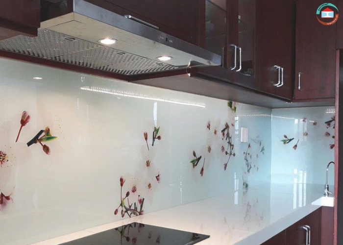 Các lưu ý khi thi công kính dán tường bếp Đà Nẵng