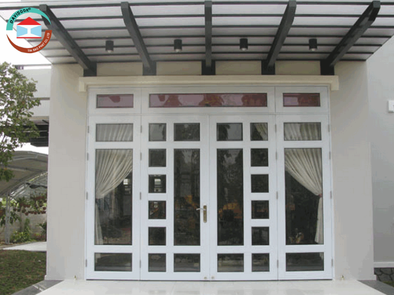 Cửa nhôm Xingfa có khung bảo vệ