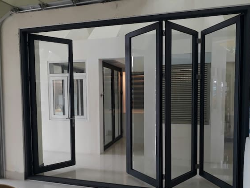 Mẫu cửa nhôm Xingfa chia đố chống trộm